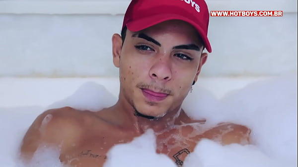 Play MP4 - Fodendo o novinho na banheira de casa