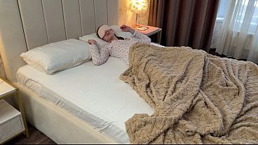 Nonton Stepmother Woke Up With A Dick In Her Mouth - No One Will Know thumbnail