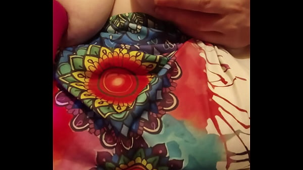 Shaking and bouncing tits