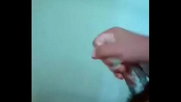 Hawaiian guy jaggin off 