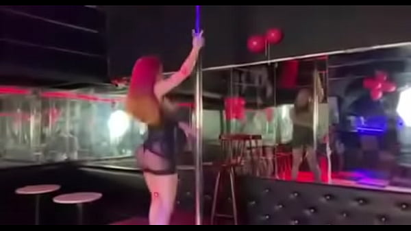 Nonton Bar Men Fode Stripper Na Frente De Todos Os Clientes thumbnail