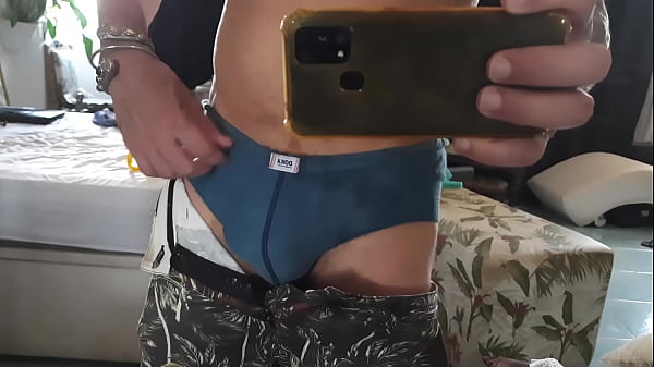 Play MP4 - Piroca no espelho