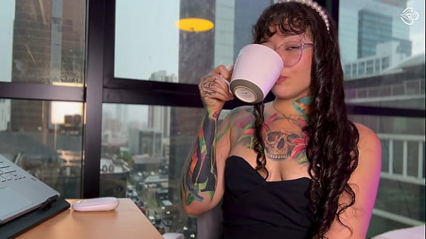 Hot doctor gives you sneezing therapy 