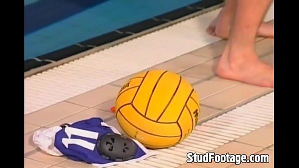 Play MP4 - 5 hot guys fuck each other by the pool