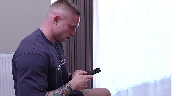 Nonton Quick Sex With A Hot Guy From A Dating App thumbnail