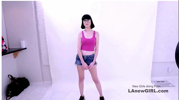 Nonton Astonishing Brunette Beauty Seduced By The Producer thumbnail