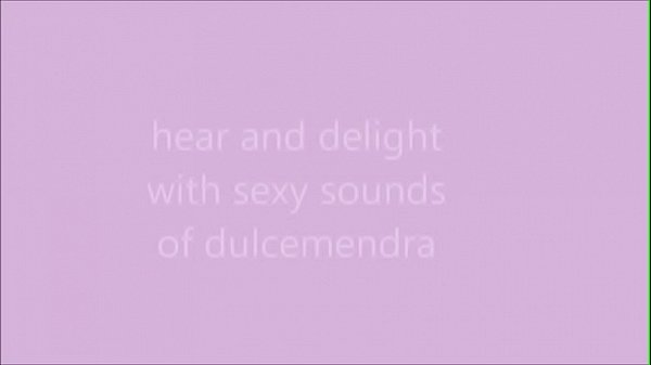 Nonton Ginger Paris Stimulates Her Pussy With Balloons Holder & Glass thumbnail