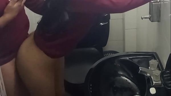 Cogiendo En El Ba&ntilde;o (completo) thumbnail