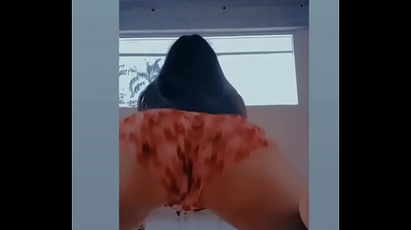 lo mueve como una diosa 