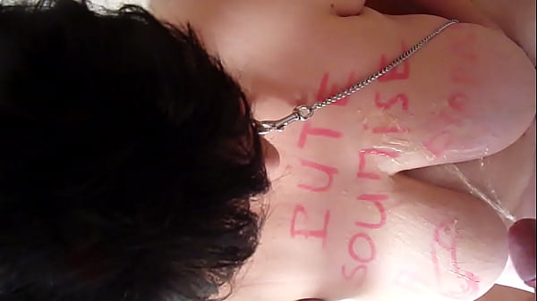 Play MP4 - Un fan fait pipi sur les grosses miches de chienne Marie