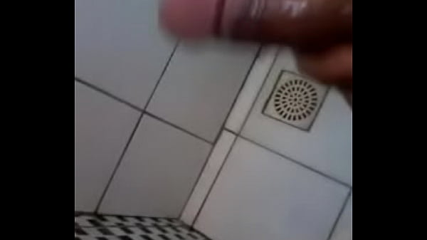 Laysa Cavalona 3-No Banheiro 