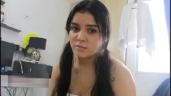 Mi Padrastro Me Folla Para Poder Salir Con Mis Amigos thumbnail