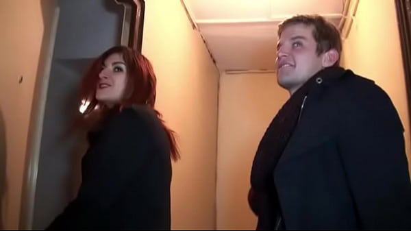 Play MP4 - Casting couch of an amateur Parisian couple