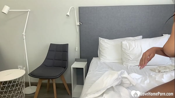 Play MP4 - Busty 19yo Cuban girl first time on cam