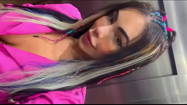 Comi meu amigo na escada do pr&eacute;dio 