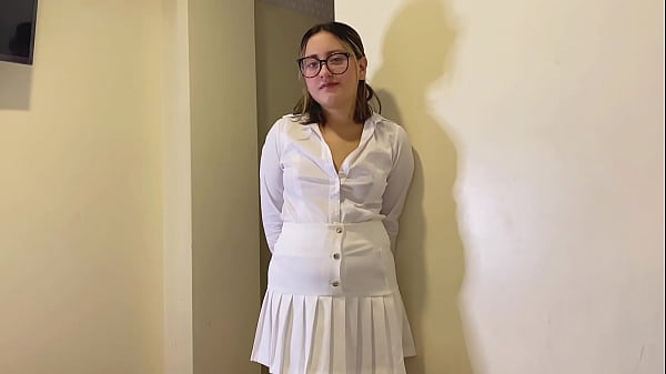 Play MP4 - Convenc&iacute; a mi profesora que me d&eacute; clases particulares terminamos follando sin cond&oacute;n&period;