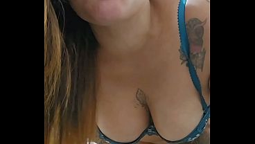 Fiquei Meladinha Socando O Pau De Borracha Na Xota thumbnail