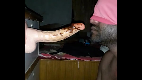 Cleaning shitty dildo with proper sloppy deepthroat than again to asshole 