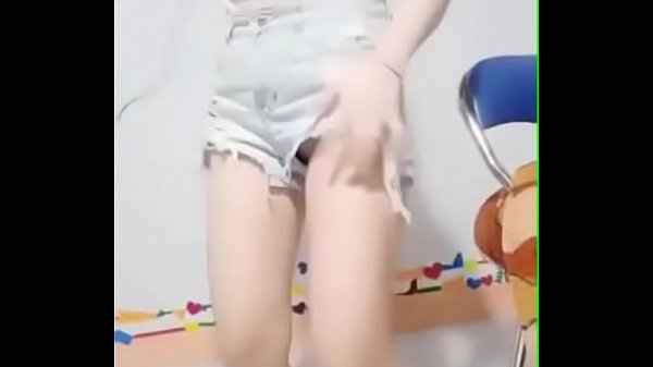 Uplive Linh_nhi nhảy lộ_hàng đen xì_từ 1 30 cực_đẹp đến phút cuối