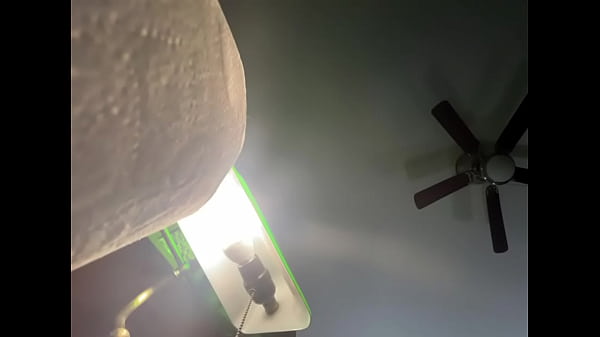 Mi hermanastro me descubre masturbandome y debo follarmelo para que no me delate 