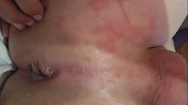 Inser&ccedil;&atilde;o anal profunda 21cm no cuzinho