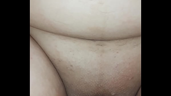 Penetrando a namorada excitada e molhadinha 