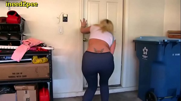 Ladies need_to pee and wet their skintight pants in desperation 2019