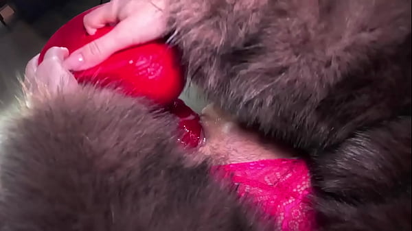 Huge xxxl stallion dildo pussy max stretching