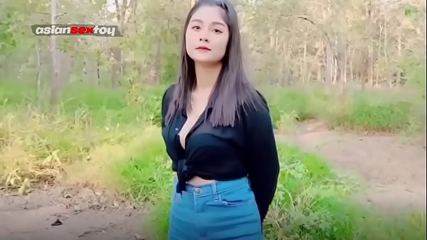 Big_load of_cum flows out ofAsian teen pussy onto the ground