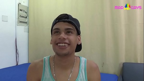 Play MP4 - Jovenzuelo hetero brasile&ntilde;o nos da biber&oacute;n