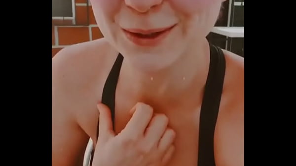 AleIvanovaplaticacon escote