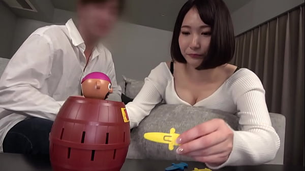 Play MP4 - ハメ撮り あざと可愛いバイトの後輩に中出し 舌技がエロい超絶美女 バキュームフェラからの見事なふわふらな柔らかなおっぱい 隠れエロのギャップがたまらない 音立ててのドスケベフェラヤバい。　https&colon;&sol;&sol;bit&period;ly&sol;3dzPhZo