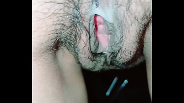 Preñandome el vecino dandole sentadillas_sensuales exquisitas corridas dentro