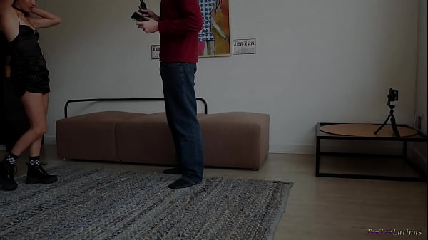 Play MP4 - Lovely Colombian girlfriend Martina fucks and sucks