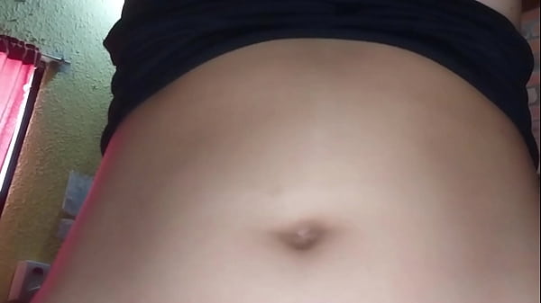 Play MP4 - Logr&eacute; encontrar esta mucama&comma; me volvi&oacute; loco&comma; limpiaba perfectamente luego me entregaba su apretado y jugoso co&ntilde;o