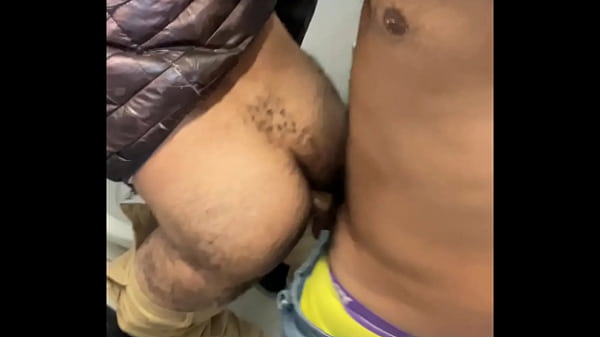 Sexo No Banheiro Do Terminal De Onibus Em Plena Madrugada De Domingo. thumbnail