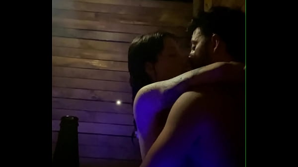 Besos Y Sexo En El Agua Latina Chilena thumbnail