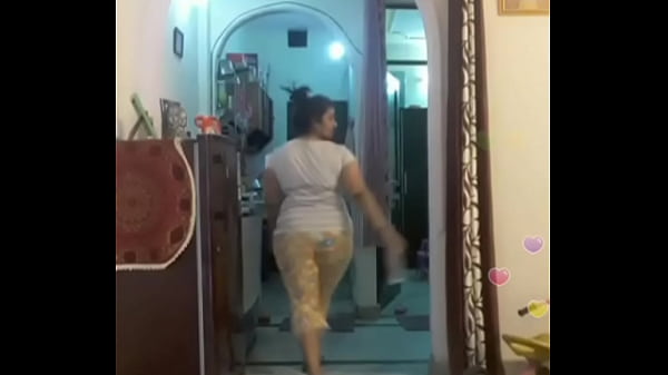 Hotdesi indian bhabi shaking her sexi ass_boobs onbigo live 4