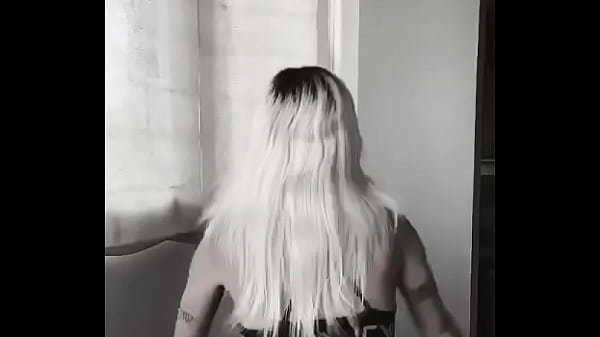 Lali tetas 