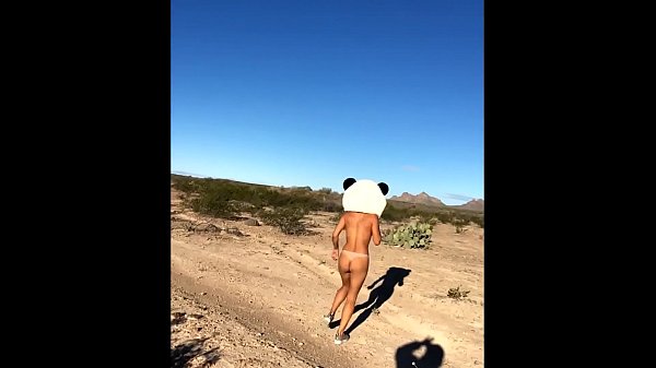 Paseando Desnuda Me Cachondeo Y Me Doy Sentones En La Verga thumbnail