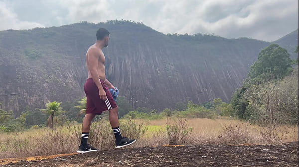 Play MP4 - Chasing the Summit&colon; My Journey on the Wild Hills Trail