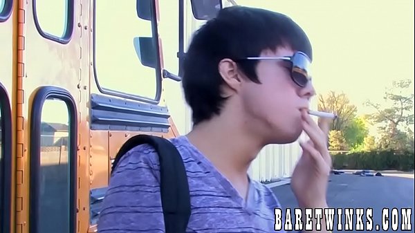 Play MP4 - Cute twink bottoms for hung friend and moans very loud