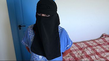 Nonton A Muslim Cleaning Maid In Turkey Is Disturbed When American Man Wants To See Her Asshole Closeup thumbnail