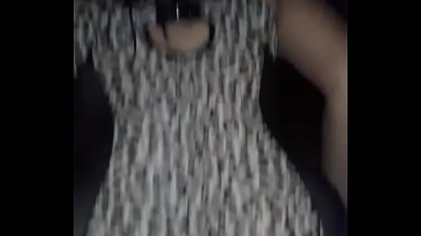 Esposa ensarntandose verga