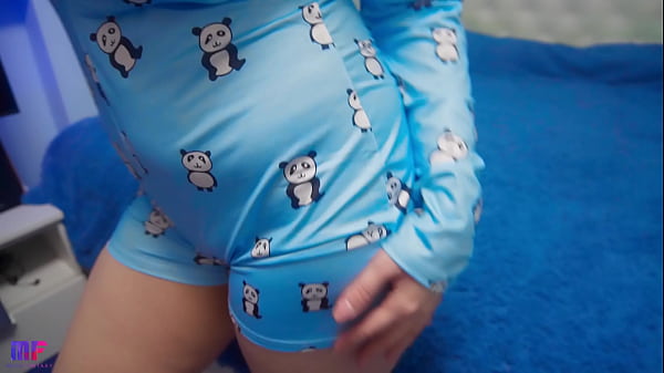 Play MP4 - Cheating wife sucks dick and fucks while her husband is not at home