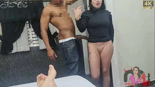 Play MP4 - O pau era t&atilde;o grande e grosso que pedi leitinho na buceta&comma; o corno n&atilde;o aguentou de tes&atilde;o e gozou encima da porra do comedor&comma; meu corno &eacute; de respeito&period;