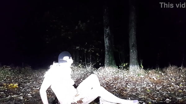 Esclave f en foret dressage de truie puis dressage en int&eacute;rieur 