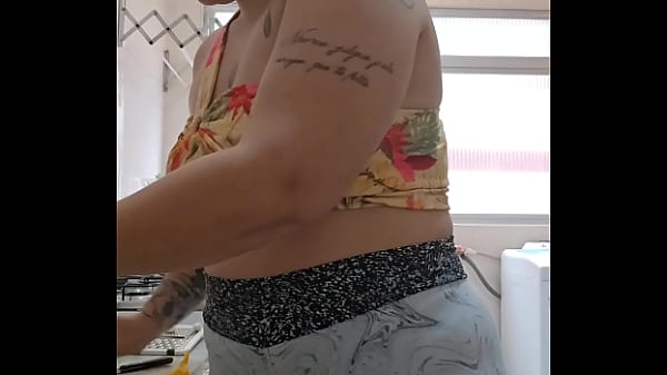 Nonton Deixei Ela Bem Dividida Pro Meu Marido Saber Que Ele Tem Que Dividir Os Amigos thumbnail