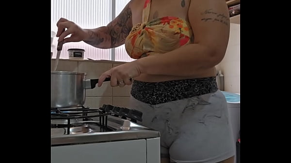 Play MP4 - Deixei ela bem dividida pro meu marido saber que ele tem que dividir com os amigos