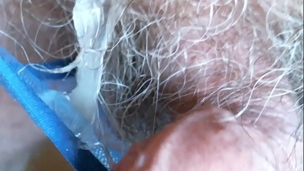 Play MP4 - pissing and wanking in a sexy undie